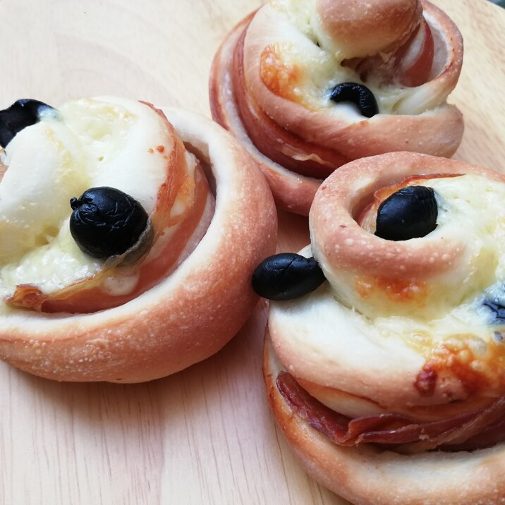 生ハムとチーズのロールパン レシピ 作り方 By Akdeniz 楽天レシピ 生ハムとチーズのロールパン レシピ 作り方 By Akdeniz 楽天レシピ